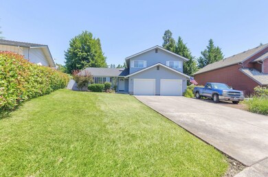 102 NW Dawnhill Ct, Grants Pass, OR 97526 - photo 2