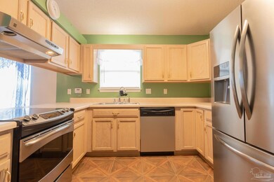 2574 Trailwood Dr, Cantonment, FL 32533 - photo 6