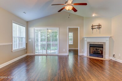 2423 Red Maple Cir-print-006-002-Main Li
