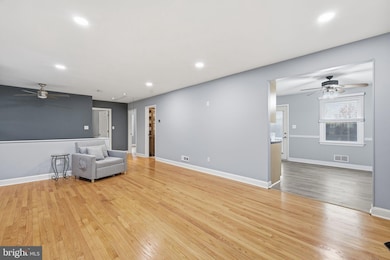 10948 Scaggsville Rd, Laurel, MD 20723 - photo 5