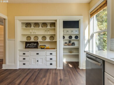 2137 NW Everett St unit B, Portland, OR 97210 - photo 5