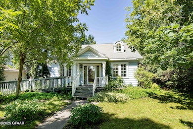 110 8th Ave S, Grand Forks, ND 58201 - photo 2