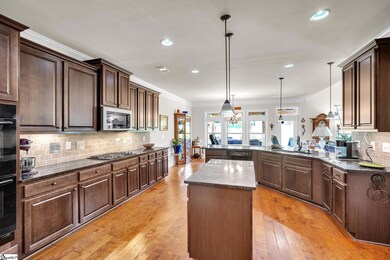 609 Tulip Tree Ln, Simpsonville, SC 29680 - photo 6
