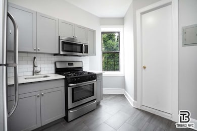 688 10th Ave unit 3S, New York, NY 10019 - photo 3