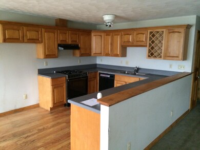 1645 Eastbrook Dr S, Columbus, OH 43223 - photo 3