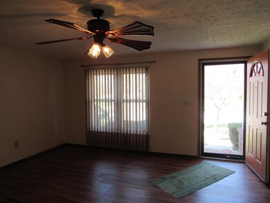 5367 Cherry Creek Pkwy S, Columbus, OH 43228 - photo 3