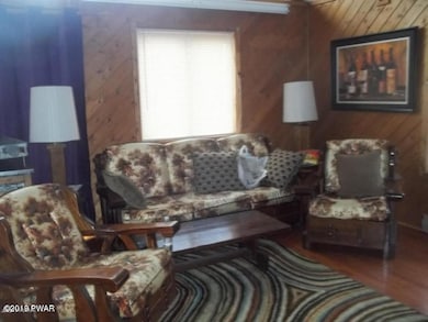 107 Fetlock Dr, Hawley, PA 18428 - photo 2