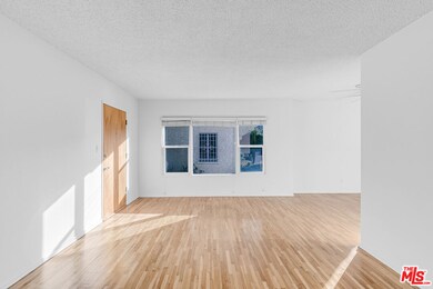 122 N Croft Ave unit 1, Los Angeles, CA 90048 - photo 3