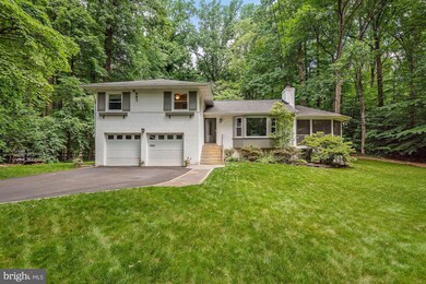 9706 Barlow Rd, Fairfax, VA 22031 - photo 3