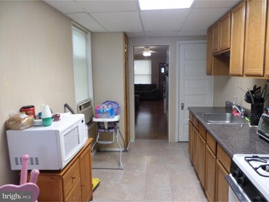 320 Kline St, Reading, PA 19611 - photo 5