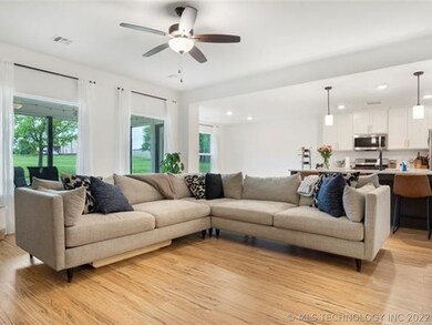 1614 E 139th St, Glenpool, OK 74033 - photo 7