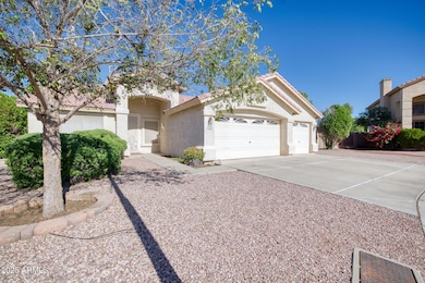 2010 S 80th Ln, Phoenix, AZ 85043 - photo 3