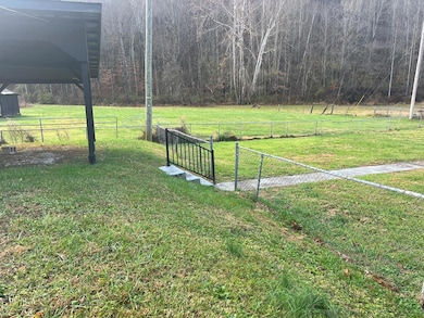 1834 Kentucky 582, Mallie, KY 41836 - photo 3