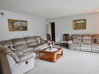 8760 Mathews Ln, Crown Point, IN 46307 - photo 4