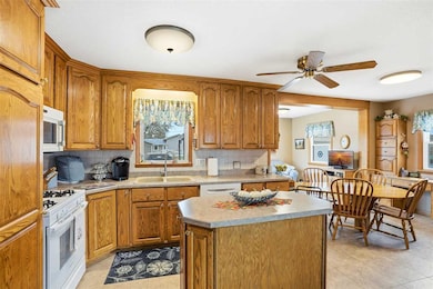 904 S 11th Ave, Washington, IA 52353 - photo 7