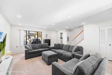 28 Berry Ct #576 Staten Island, NY-11