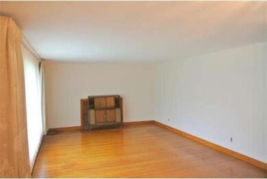 215 Franklin St, Stoneham, MA 02180 - photo 4