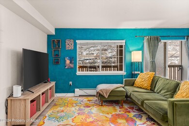 07-488RiverViewDr402_24020708