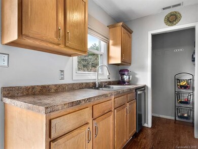 33 High Meadow Rd, Asheville, NC 28803 - photo 5