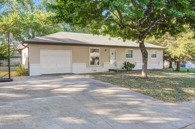 602 Aspen Dr-3