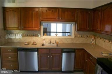 112 Gretna Green Ct unit XII-72, Alexandria, VA 22304 - photo 3