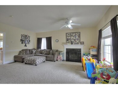 19 Crosswoods Path Blvd, MerriMacK, NH 03054 - photo 3