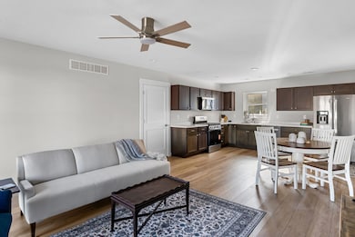 1410 Duncan Dr, Muscatine, IA 52761 - photo 5