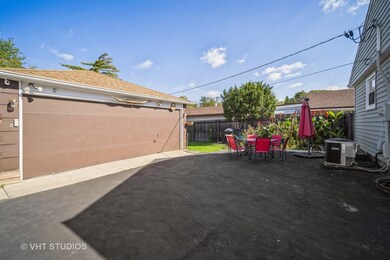 2088 Sherwin Ave, Des Plaines, IL 60018 - photo 3