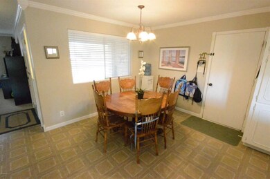 Eat-in Kitchen 2