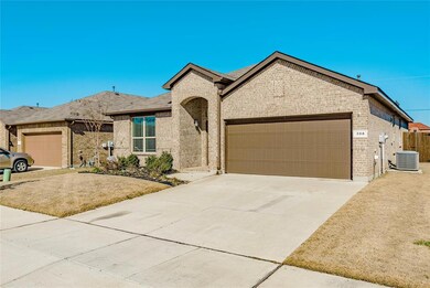 308 Lemon Mint Ln, Denton, TX 76210 - photo 3