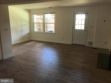 13335 Burkitts Rd, Fairfax, VA 22033 - photo 2