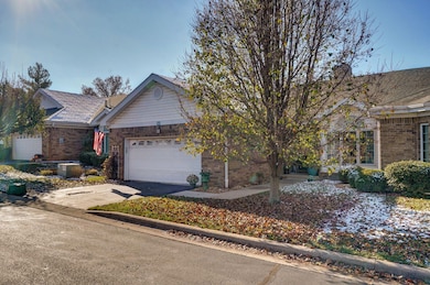 1717 W Elfindale St unit 3c, Springfield, MO 65807 - photo 2