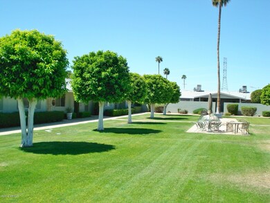 14032 N Thunderbird Blvd, Sun City, AZ 85351 - photo 4