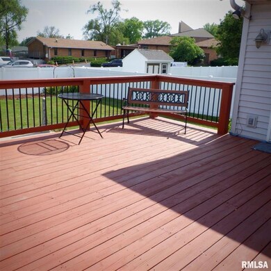 6008 W Charleston Ct, Peoria, IL 61607 - photo 5