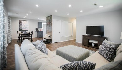 807 N Main St, Bentonville, AR 72712 - photo 4