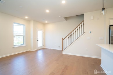 117 Peyton Place, New Brunswick, NJ 08901 - photo 4