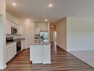 2_pc_6QNAAUvG7P_8del7DS1sB_other_room_QC