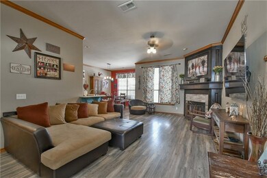 2633 SE 10th St, Moore, OK 73160 - photo 3