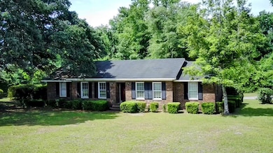 1359 Woodland Dr, Kingstree, SC 29556 - photo 2