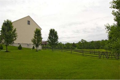 4742 Macgregor Dr, Schwenksville, PA 19473 - photo 2