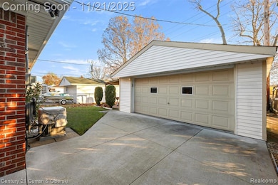 25651 Tireman St, Dearborn Heights, MI 48127 - photo 4