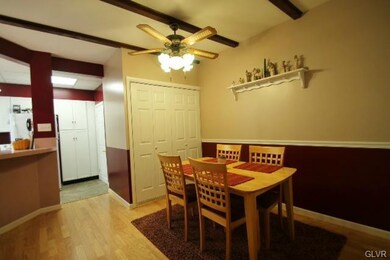 Dining Area/Breakfast bar (Left)