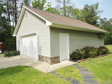 7400 Hunters Ridge Dr, Prince George, VA 23875 - photo 2