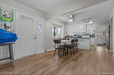 29633 Maplewood St, Garden City, MI 48135 - photo 4