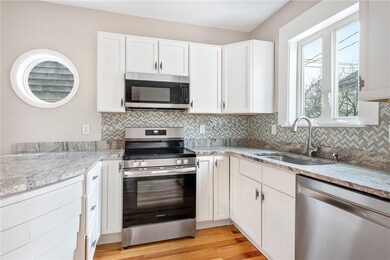 427 Spring St unit 1, Newport, RI 02840 - photo 4