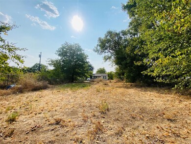 1112 Buck St, Gainesville, TX 76240 - photo 3