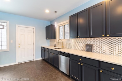 2544 Atkinson St, Detroit, MI 48206 - photo 7