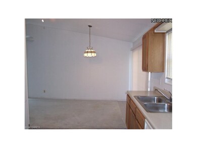 DINETTE/KITCHEN