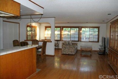Spacious family room and open space for entertainm
