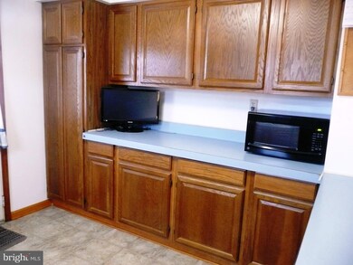 211 Jason Way, Bunker Hill, WV 25413 - photo 7